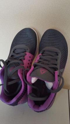 Reebokスニーカー