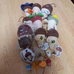 なめこ　ストラップ　ぬいぐるみ　タオル　シール　　　　　　バッチセット 2025年最新】なめこグッズの人気アイテム - メルカリ