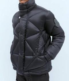 新品モンクレールジーニアス✕ファレルウィリアムス