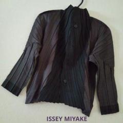 ISSEY MIYAKE（ノーカラージャケット）のフリマアイテム一覧