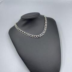 未使用保管品　MONET シルバートーン チェーンネックレス クラシックな洗練美 MONETモネ 3連シルバー フラワー チェーン ネックレス