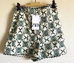 ZARA 幾何学模様 ショートパンツ