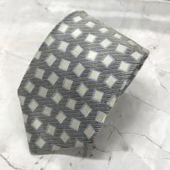 【極美品✨️】エルメネジルドゼニア シルバー 銀 シンプル幾何学 メンズ ネクタイ 極美品✨️】エルメネジルドゼニア シルバー 銀 シンプル幾何学