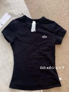 新品タグ付き　Alo yoga アローヨガ　Sサイズ　トップス　Tシャツ 新品タグ付き Alo yoga アローヨガ Sサイズ トップス Tシャツ
