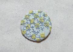 ミナペルホネン　ブローチ