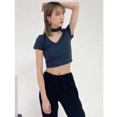 【GYDA】チョーカーデザインVネックトップス