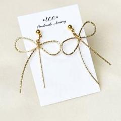 726◆ゴールド　リボン　シンプル　大ぶり　ハンドメイドピアス　イヤリング