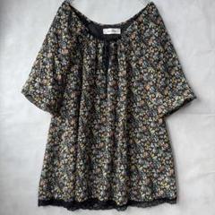 美品☆小花柄半袖ブラウス M 黒 五分袖 フレアトップス シフォンチュニック