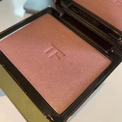 TOM FORD チークカラー 07 グラテュイタス