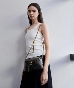 CHARLES & KEITH Apfra アップフラ キルトクロスボディバッグ