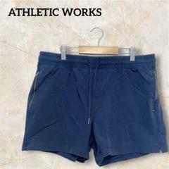 ATHLETIC WORKS ジッパーポケット付きのネイビーショートパンツ