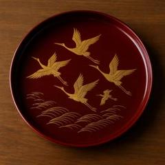 金蒔絵朱塗り丸盆「翔鶴」 金蒔絵朱塗り丸盆「翔鶴」 - メルカリ