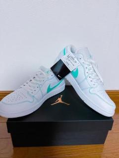 週末値下げNIKEナイキJordan ティファニーブルー フード付きパーカー 210.jpg