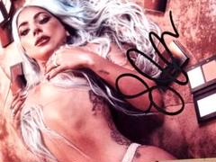 お宝…レディー・ガガ直筆サイン入り2Lサイズ写真…Lady Gaga⑤ セール中…レディー・ガガ直筆サイン入り2Lサイズ写真…Lady Gaga