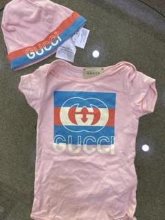 GUCCI ロゴ 半袖ロンパースと帽子セット