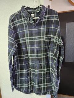春の登山シーズンにピッタリのユニクロのネイビーチェックのネルシャツ最終値下げです
