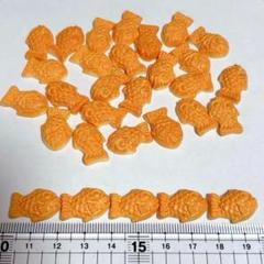 30個 たい焼き ミニチュア ドールハウス カボション パーツ 和菓子
