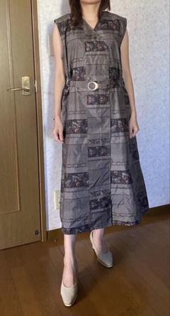 着物リメイクワンピース 大島紬正絹 モデル158cm 45キロ M〜Lサイズ 着物リメイクワンピース 大島紬正絹 モデル158cm 45キロ M〜L