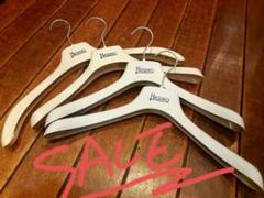 HERNO ロゴ入り ハンガー HERNO ロゴ入り ハンガー - メルカリ
