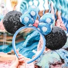 アクアスパンコールカチューシャ ディズニー カチューシャ スパンコール 水色 - メルカリ