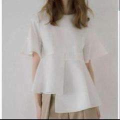 maison de Dolce.メゾンドドルチェアシンメトリーTシャツ白 2025年最新】Maison de dolce アシンメトリーの人気アイテム