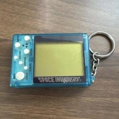 スペースインベーダー　キーホルダー　金属製 Amazon.co.jp: スペースインベーダー SPACE INVADERS キー