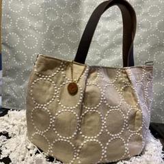 ミナペルホネン　light beige tambourine 楕円底トートバッグ ミナペルホネン light beige tambourine 楕円底トートバッグ