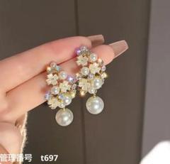 エレガント パール ドロップピアス　華やか　パーティー　ドレスアップ　ゴージャス