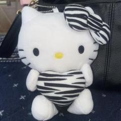 店舗限定 オンライン完売商品 ゼブラ柄キティぬいぐるみ - メルカリ