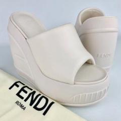 新品未使用☆FENDI・レザー エンボス加工ロゴFF ウェッジ