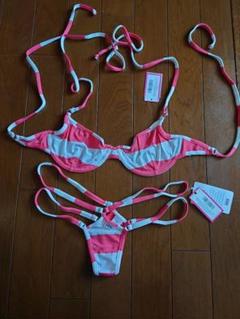wickedweasel 白とベージュピンク　 ラメ入りビキニ 3点セット wickedweasel 白とベージュピンク ラメ入りビキニ 3点セット