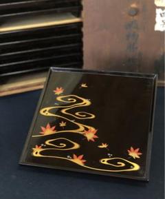 時代木製漆器 朱蔦蔓蒔絵 黒塗 折敷 八客 足付四方膳 隅切【CL22】 黒塗 流水紅葉蒔絵 脚付膳 四方膳10客 木製漆器 木箱 250725F1