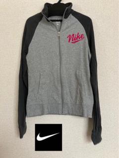 NIKE ロゴパーカー　グレー、チャコール　微起毛　細身のサムネイル
