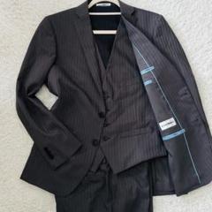 美品✨レミュー　春夏スリーピーススーツY4 ストライプ柄チャコールグレー