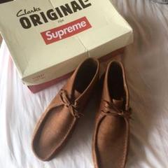 Supreme × Clarks Originals Wallabee