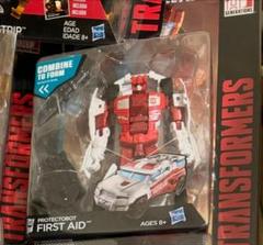 トランスフォーマー コンバイナーウォーズ　ファーストエイド 2 トランスフォーマー コンバイナーウォーズ ファーストエイド 2