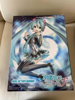 初音ミク　REAL ACTION HEROES Amazon.co.jp: REAL ACTION HEROES 初音ミク -Project DIVA- F