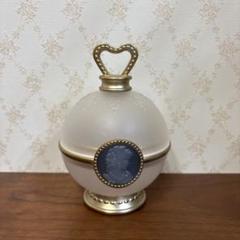 新品　ラデュレ チーク ポット　ネイビー　ブルー　チークポット　花びらチーク お値下げ中】ラデュレ チークポット 花びらチーク - メルカリ
