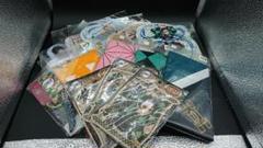 鬼滅の刃 グッズ まとめ うちわ ステッカー キーホルダー マルチクロス