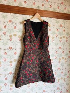 *Alice + Olivia* 刺繍フローラルワンピース 新品 alice+olivia アラベスクタイルフローラルプリント ワンピース