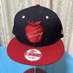 Tommy スナップバックキャップ ネイビー/レッド