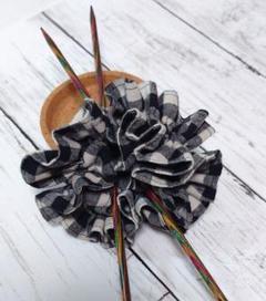 ★ゴム交換が出来る!★ハンドメイドシュシュ 黒白チェック柄