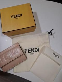FENDI レザー名刺入れ ピンク