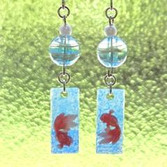【金魚の風鈴ピアス赤】ハンドメイド　ビーズ　夏ピアス　イヤリング　浴衣　夏祭り