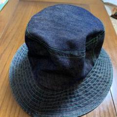 デニムの帽子です。