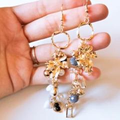№89 新作★お花ピカピカ色々チェーン盛りだくさんピアス★