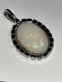 夢のカジュアル宝石　オーストラリアオパール　3.8ct 280番　トップ