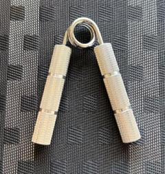 ハンドグリップ　50Lbs 約22.6kg 銀色筋トレ　トレーニング