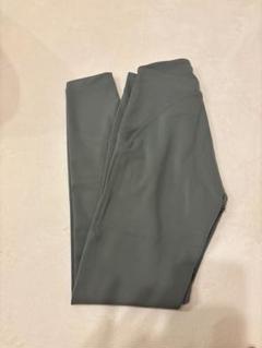 【未使用】ルルレモン lululemon 白 ジャケット ヨガ ピラティス 未使用】ルルレモン lululemon 白 ジャケット ヨガ ピラティス