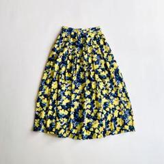 La TOTALITE タックフラワープリントスカート 日本製